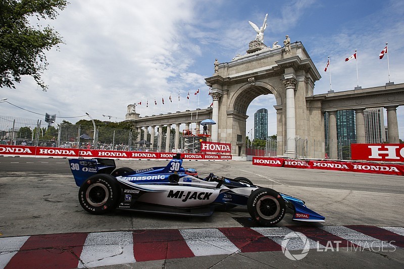 Sato marca un récord no oficial en la tercera práctica