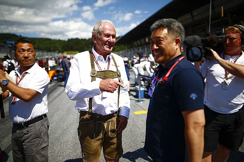 Helmut Markko, adviseur, Red Bull Racing, met Masashi Yamamoto, General Manager, Honda Motorsport