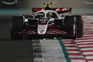 Bearman verbaasd over snelheid Haas in Abu Dhabi: "Voel dat auto snel wil gaan"