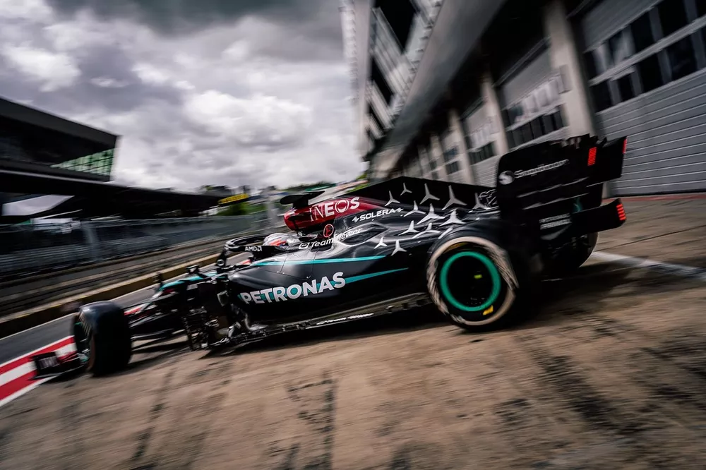 Andrea Kimi Antonelli dirige Mercedes W12