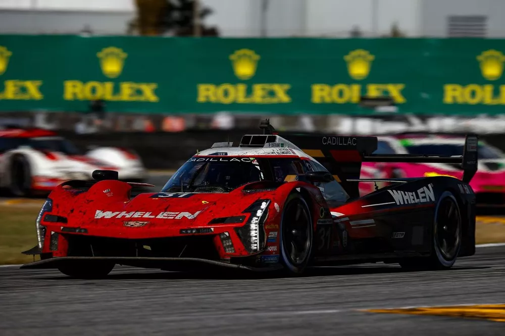 #31 Action Express Racing Cadillac V-Series.R: Pipo Derani, Jack Aitken, Tom Blomqvist