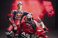 Acosta: "Puedes ver jugar mil veces a Messi, pero nunca jugar&aacute;s como Messi"