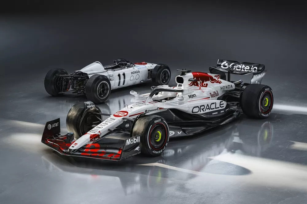 鈴鹿別注 レッドブル RB21 日本GP 角田裕毅 ニューエラ キャップ セット 日の丸カラーが鈴鹿を駆ける！ レッドブル、日本GP特別カラーリングを