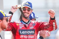 Bagnaia: "Gracias al error de Martín vuelvo a estar cerca en el campeonato"