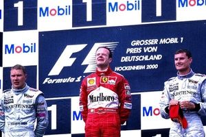Chuva, invasão e Schumacher encantado: 25 anos depois, Barrichello relembra primeira vitória na F1