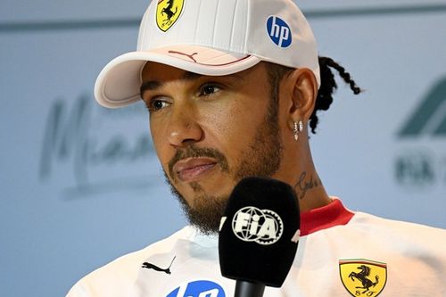 F1: Apesar de organização do Met Gala, Hamilton nega distrações e afirma que prioridade é desempenho de pista