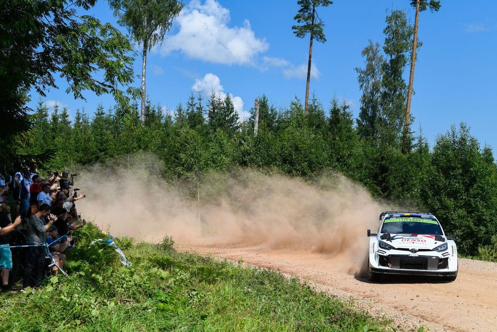 Oliver Solberg, Elliott Edmondson, Toyota Gazoo Racing WRT Toyota GR Yaris Rally1