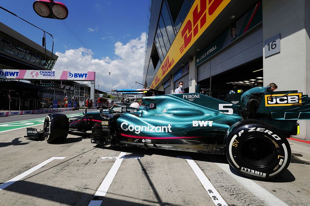Sebastian Vettel, Aston Martin AMR21, leaves the pits