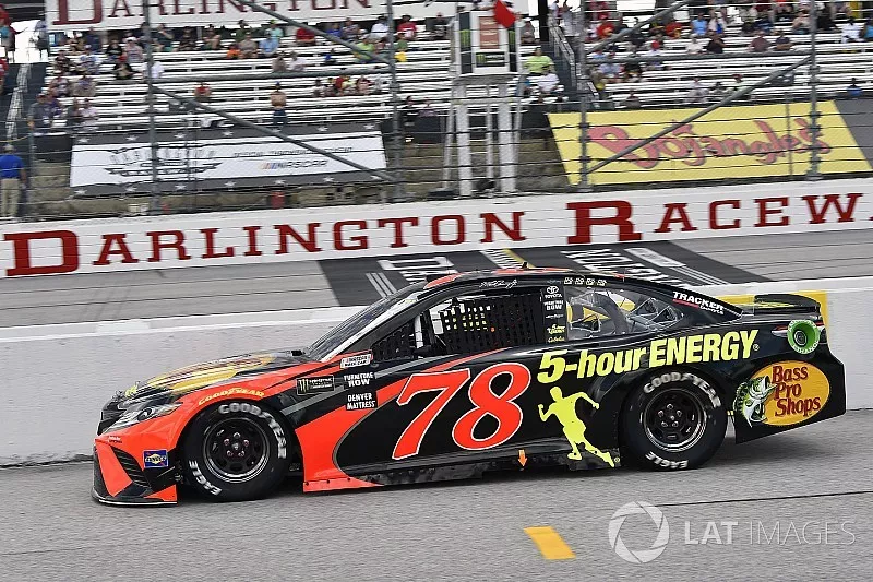 Martin Truex Jr., Furniture Row Racing, Toyota Camry Bass Pro Shops/5-hour ENERGY