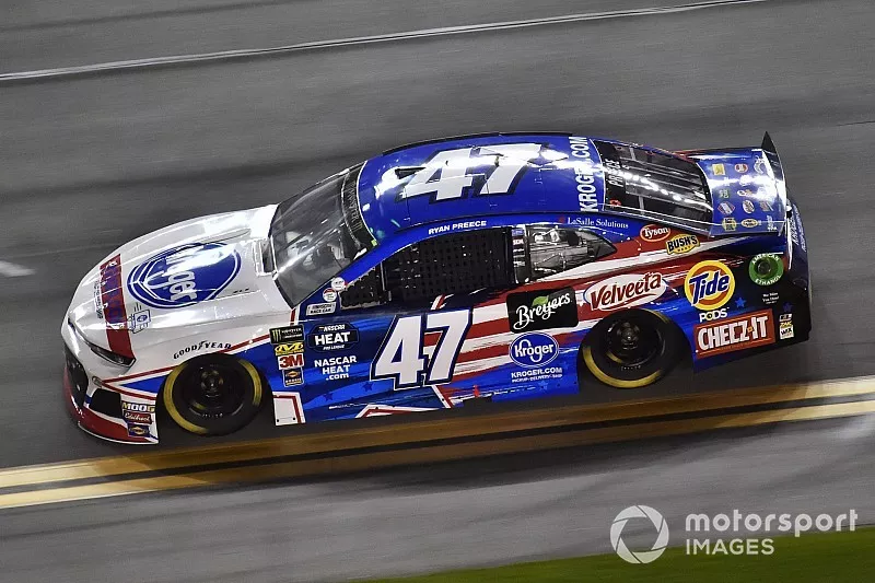 Ryan Preece, JTG Daugherty Racing, Chevrolet Camaro Kroger.com