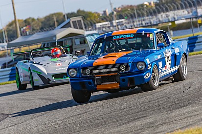 Помилка автопілота призвела до аварії Ford Mustang