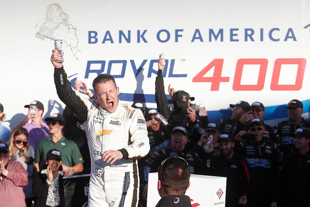 Race winner AJ Allmendinger, Kaulig Racing, Chevrolet Camaro