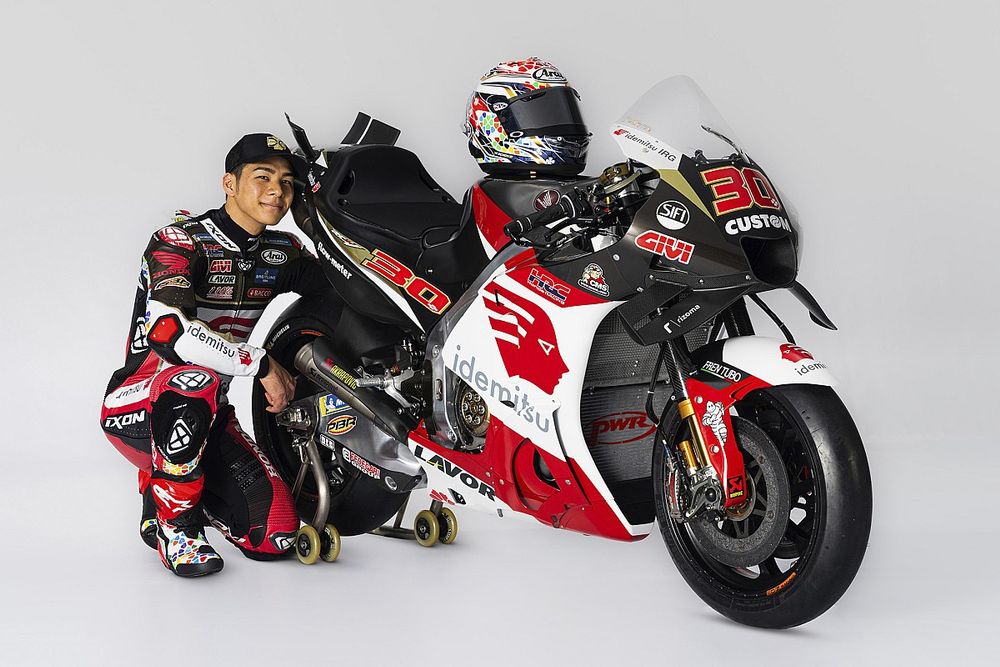 角田選手ホンダレーシング 2023年モデルのレプリカアライGP 6S