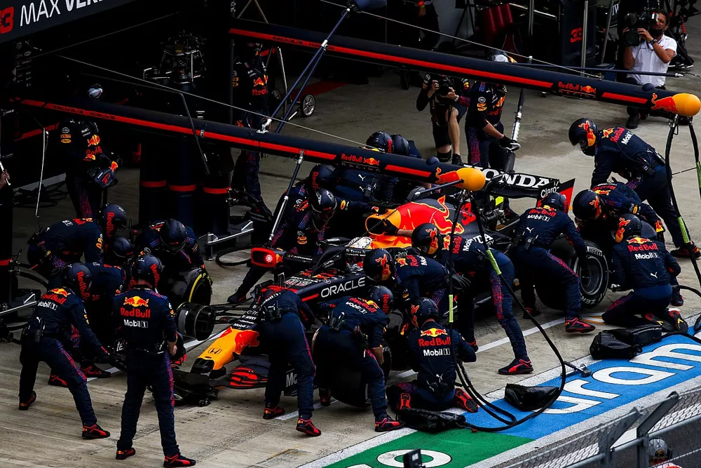 Max Verstappen, Red Bull Racing RB16B, makes a stop