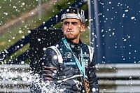 Azcona, encantado con un fin de semana "incre&iacute;ble" en WTCR y Pure ETCR