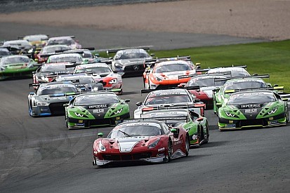 Serra-Cioci e Onslow-Cole-Pierburg si dividono le vittorie a Silverstone