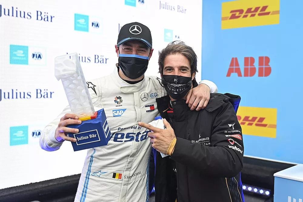 Pole Sitter Stoffel Vandoorne, Mercedes-Benz EQ, EQ Silver Arrow 02 celebrates in Parc Ferme with the trophy, Antonio Felix Da Costa, DS Techeetah 