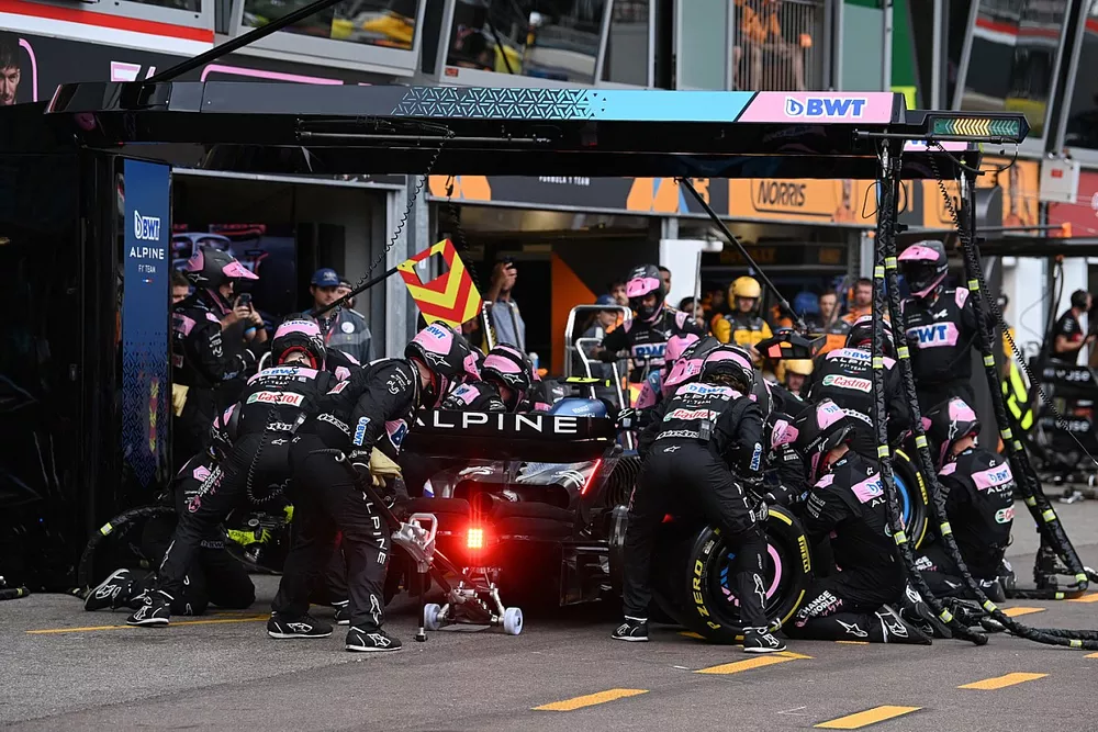 Pierre Gasly, Alpine A523, in the pits