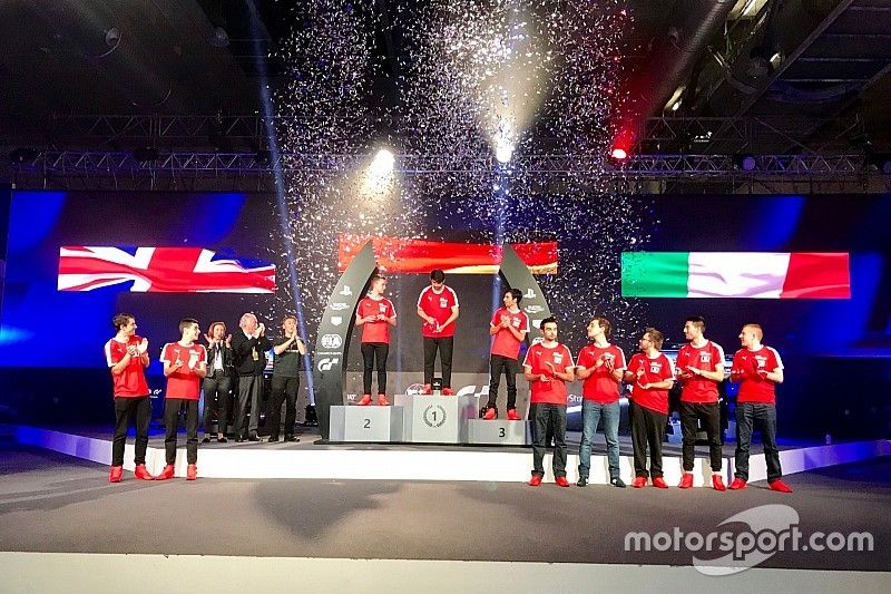 Podio de las finales europeas FIA de Gran Turismo