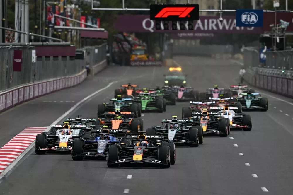 Drivers take the start of the Formula One Azerbaijan Grand Prix at the Baku City Circuit in Baku on September 21, 2025. (Photo by OZAN KOSE / AFP) (Photo by OZAN KOSE/AFP via Getty Images)          