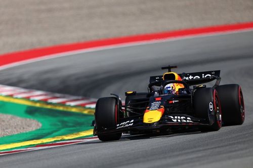F1 - Verstappen brinca com briga contra McLarens na Espanha: "Vamos colocar os três carros na curva um"