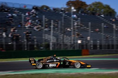 FRECA: Pedro Clerot conquista p&oacute;dio na corrida de s&aacute;bado na It&aacute;lia