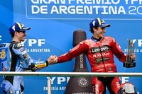 Marc Márquez festeja en Argentina tras otro gran duelo con Alex en Termas