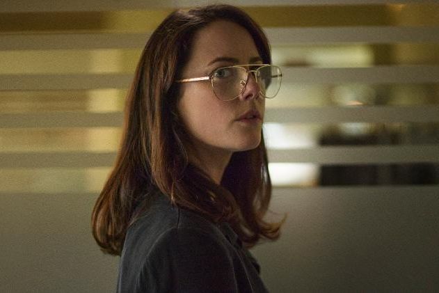 Kaya Scodelario, Laura Harrison na série Senna