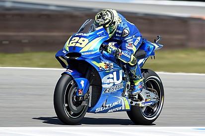 Янноне стал быстрейшим в первой тренировке MotoGP на «Заксенринге»