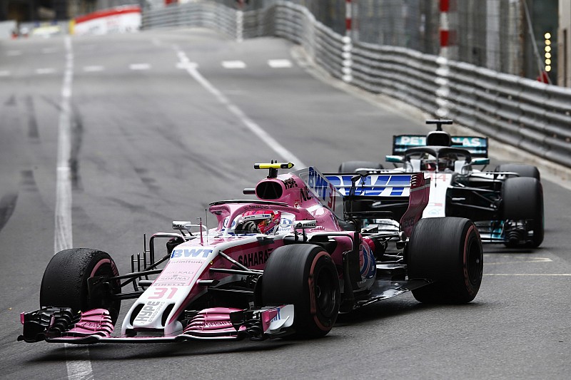 La Force India nega di aver favorito le Mercedes a Monaco con Ocon