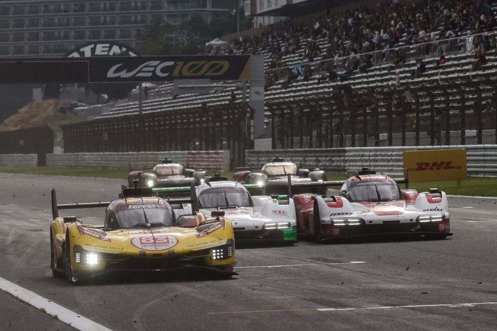 #83 AF Corse Ferrari 499P: Robert Kubica, Yifei Ye, Philip Hanson, #99 Proton Competition Porsche 963: Neel Jani, Nicolas Pino, Nicolas Varrone, #5 Porsche Penske Motorsport Porsche 963: Julien Andlauer, Michael Christensen, Mathieu Jaminet