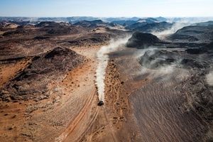 Un error del Dakar genera el caos en la etapa de coches y todo se aprieta