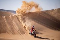 Sanders acelera a KTM y Tosha sigue a la estela en una difícil etapa 48h del Dakar
