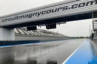 La lluvia afecta a las pruebas de Pirelli para F1 2025 con Mercedes