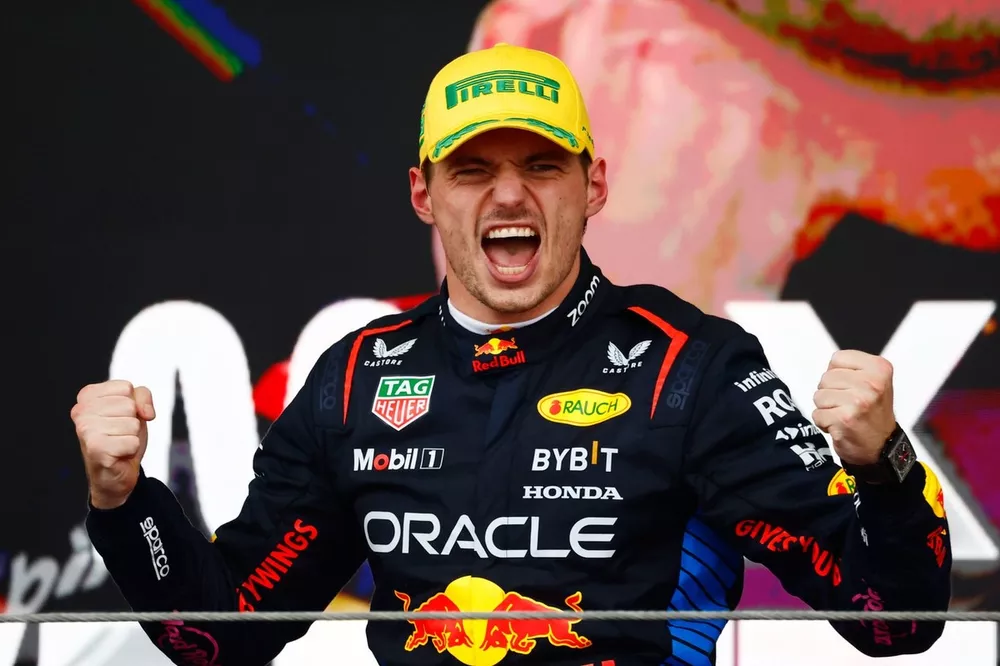 Max Verstappen, Red Bull Racing, 1e positie, viert feest op het podium