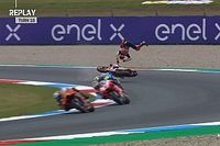 MotoGP: Márquez sofre acidente assustador na Holanda