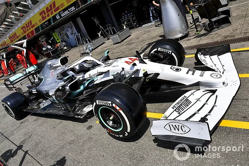La Mercedes AMG F1 W10 avec une livr&eacute;e sp&eacute;ciale pour les 125 ans de Mercedes en sport automobile