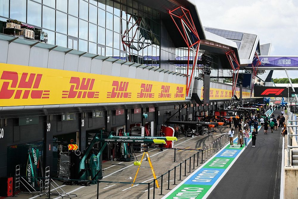 Pit lane