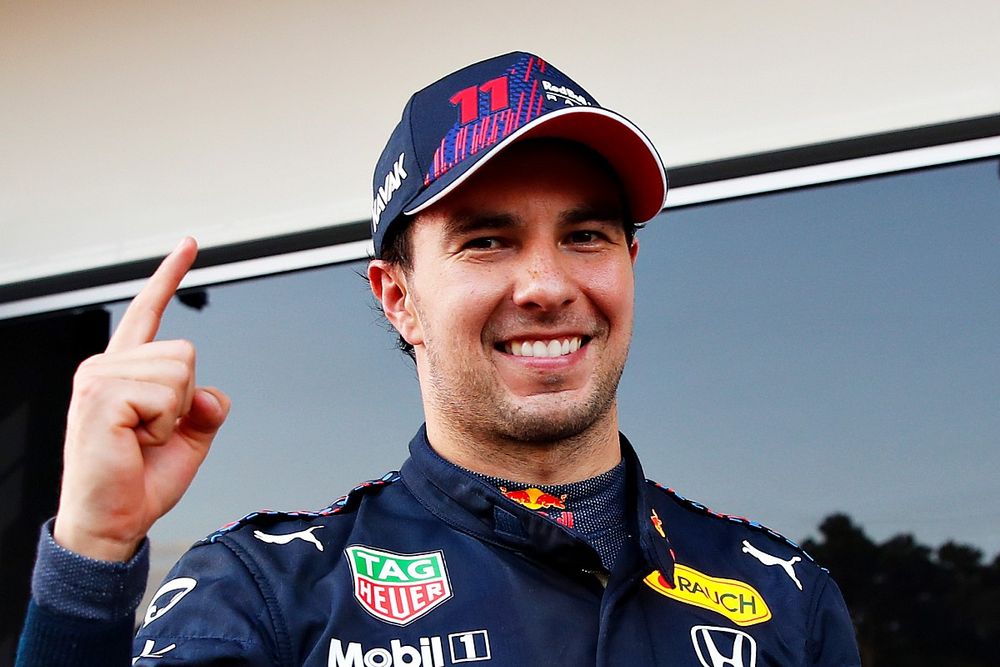Sergio Pérez, Red Bull Racing, gana el GP de Azerbaiyán
