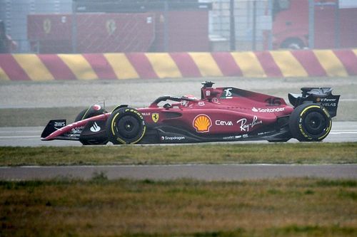 ¡Cazado! El nuevo Ferrari F1-75 en pista en la niebla de Fiorano