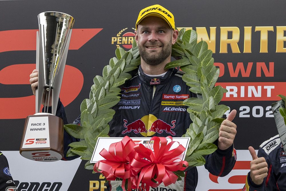 Race winner Shane van Gisbergen, Triple Eight Race Engineering
