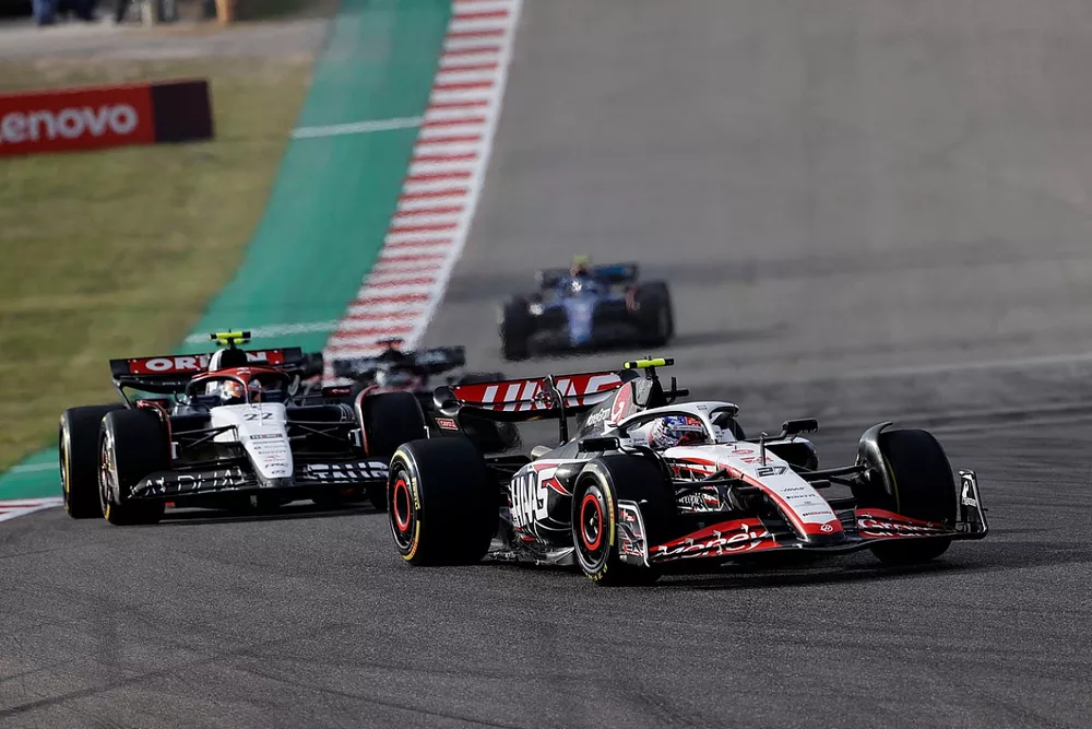Nico Hulkenberg, Haas VF-23 Yuki Tsunoda, AlphaTauri AT04 