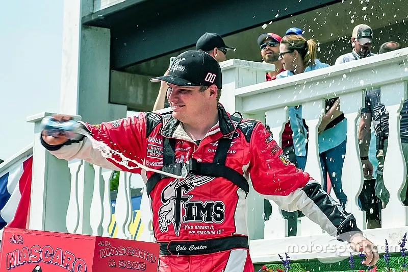 Race Winner Cole Custer, Stewart-Haas Racing, Ford Mustang FIMS Manufacturing