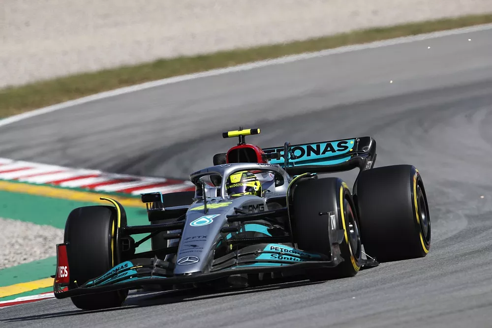 Lewis Hamilton, Mercedes W13