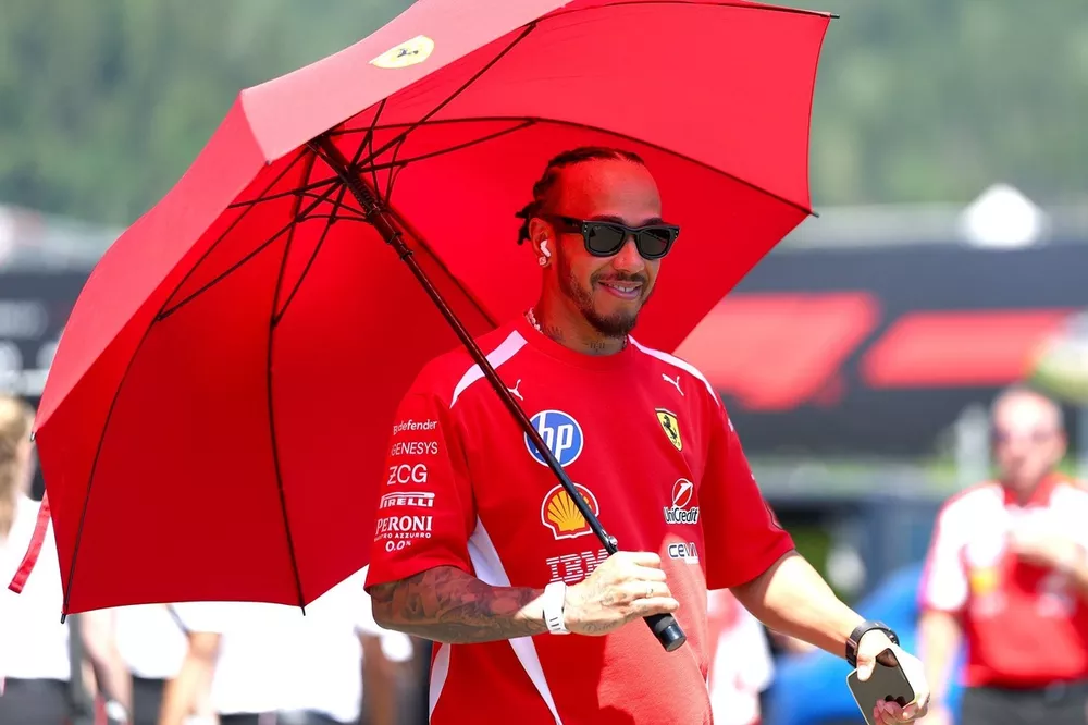 Lewis Hamilton calls for less software reliance in F1 as he highlights  "real frustration"