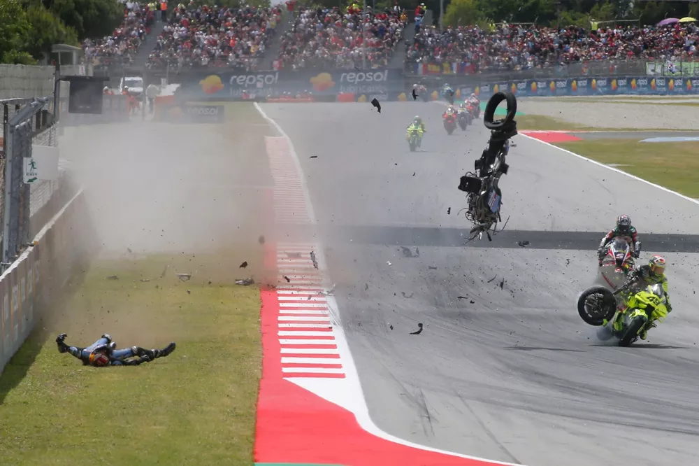 Alex Marquez, Gresini Racing, Pedro Acosta, Red Bull KTM Factory Racing crash