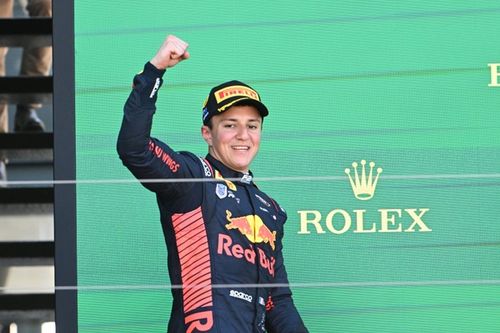 F2: Hadjar vence em Silverstone após punição de Crawford; Bortoleto é 6º