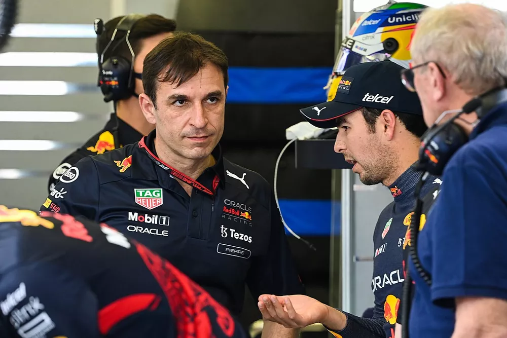 Pierre Wache, Technical Director, Red Bull Racing, and Sergio Perez, Red Bull Racing