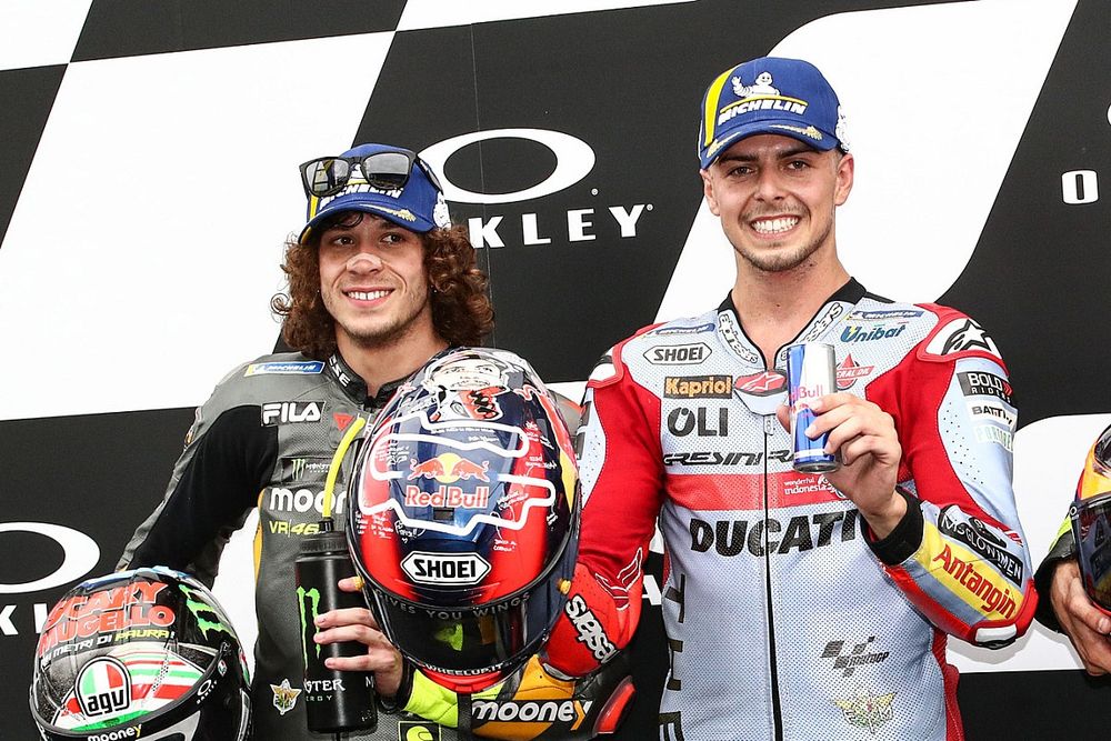 Top3 clasificaci&oacute;n: ganador del a pole Fabio Di Giannantonio, Gresini Racing, el segundo lugar Marco Bezzecchi, VR46 Racing Team, el tercer lugar Luca Marini, VR46 Racing Team