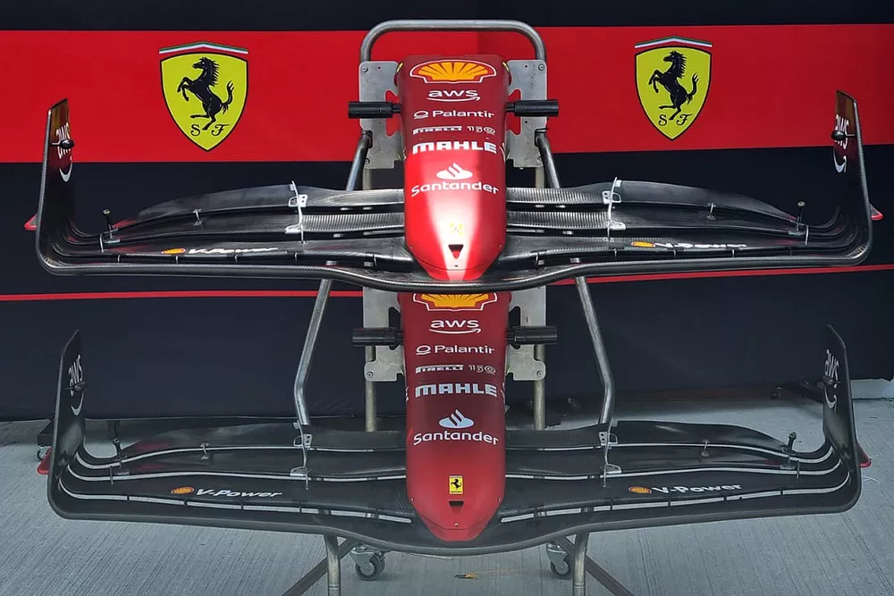 Aler&oacute;n delantero del Ferrari F1-75